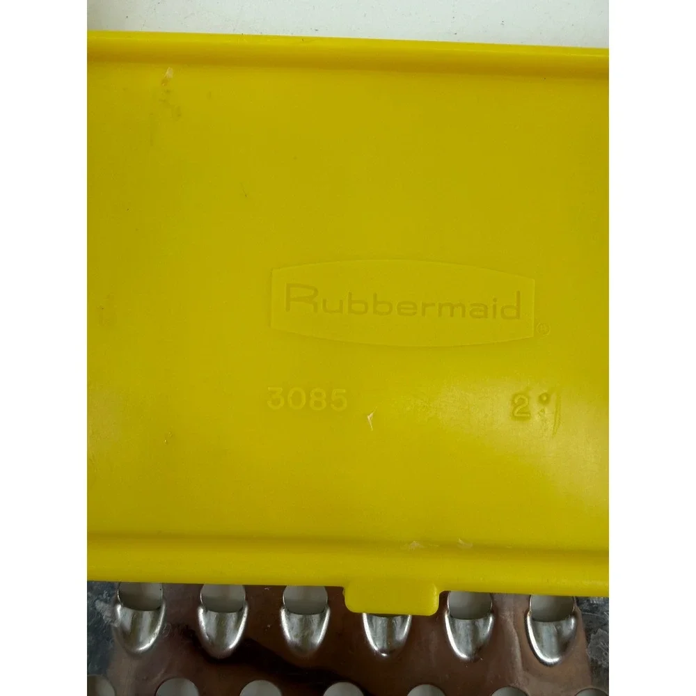 Rubbermaid Vintage Cheese Grater Shredder Yellow 3085 Retro‎ Kitchen Tool